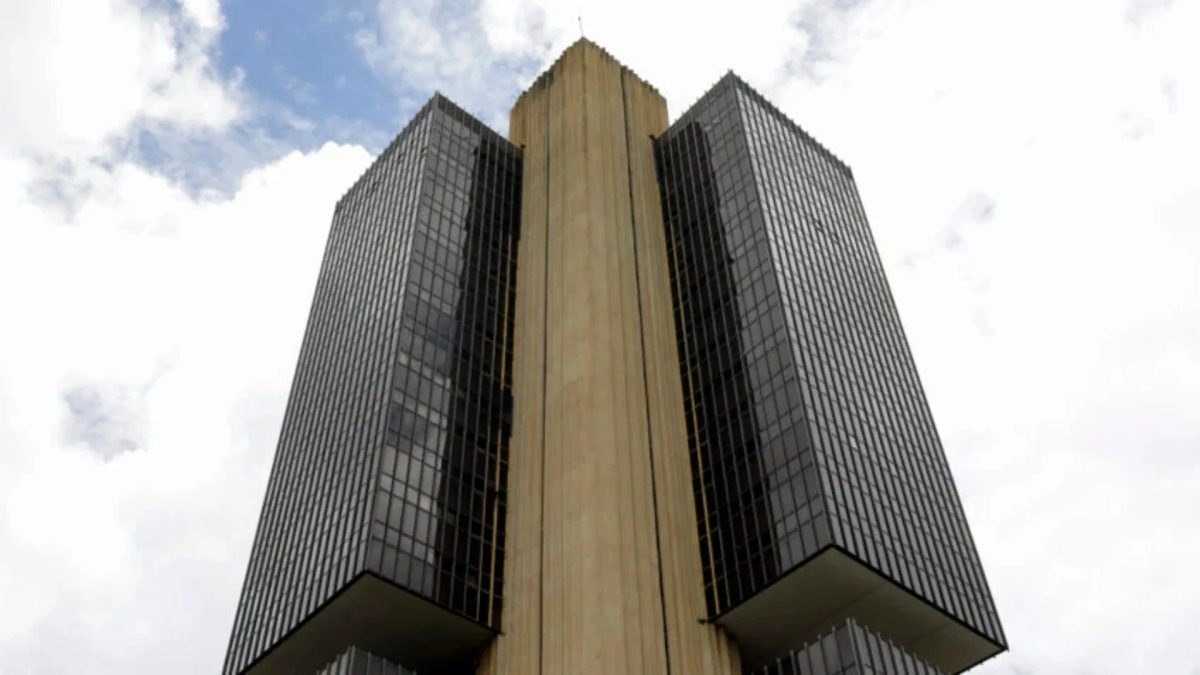 Prévia do PIB sobe 0,3% em agosto de 2026, diz BC