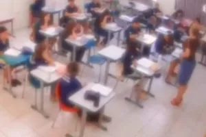 Professora é afastada por dizer que alunos morreriam em eventual governo Flávio