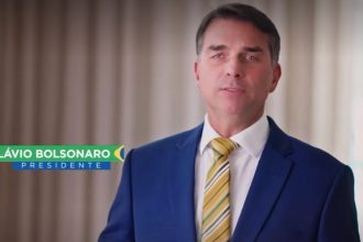Propaganda de Flávio Bolsonaro fica sem áudio na televisão