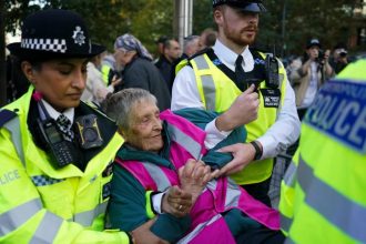 Protesto em apoio a grupo pró-Palestina termina com mais de 40 presos em Londres
