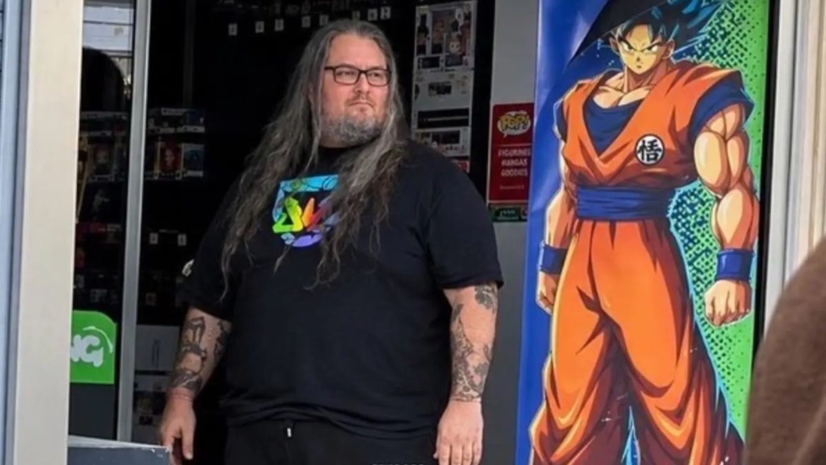 Protestos na França: VÍDEO mostra loja de games sendo saqueada após vendedor levar 'voadora' nas costas