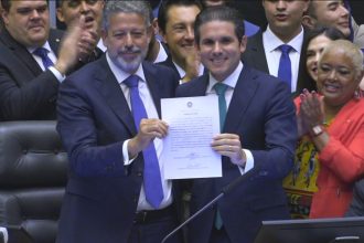 PSD sinaliza apoio à reeleição de Motta ao indicar permanência no bloco que o elegeu presidente da Câmara