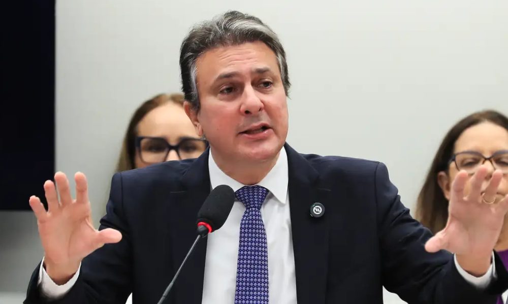 PT apresenta proposta de redução da maioridade penal em resposta à oposição