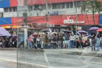 PT denuncia à Justiça Eleitoral que SP opera com apenas 60% da frota de ônibus no dia da eleição; passageiros relatam longas esperas