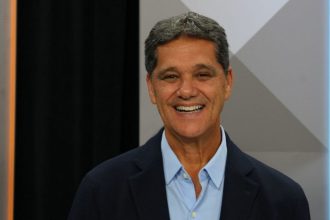 Quaest no ES: 45% avaliam gestão Ricardo Ferraço como positiva e 8%, como negativa