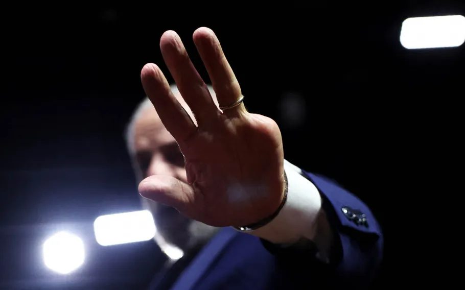 Real desaba 10% no mercado futuro e bolsa se prepara para ‘terremoto’ pós-Lula