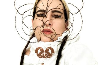 Rebeca Matta retorna com 'Pélvica', primeiro álbum da artista em 13 anos