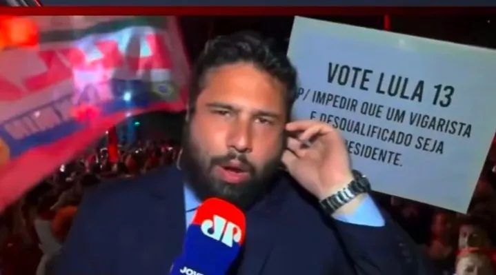 Repórter da Jovem Pan é atacado por petistas