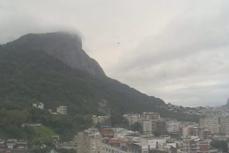 Rio começa a semana com céu nublado e chuva; veja a previsão para a semana