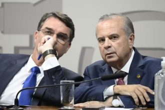 Rogério Marinho diz que só irá falar sobre fuga depois que Flávio se manifestar