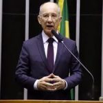Rui Falcão aciona STF e pede afastamento de Nunes Marques do TSE