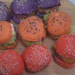 Sabor de Casa: aprenda a fazer mini-hambúrgueres de Halloween com combinações inusitadas