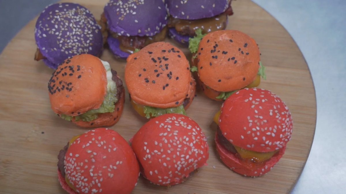 Sabor de Casa: aprenda a fazer mini-hambúrgueres de Halloween com combinações inusitadas