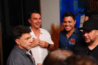 Saiba quais cantores sertanejos declararam apoio à Flávio Bolsonaro