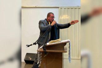 Saiba quem é o pastor investigado por estar com mulher e homem que morreu em motel