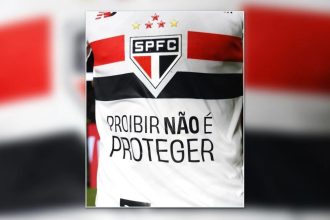 São Paulo protesta contra MP das Bets com mensagem em camisa