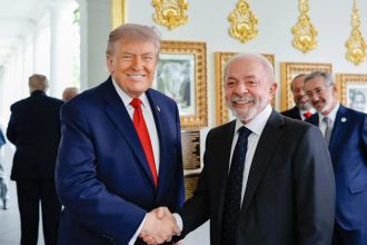 Sem apresentar provas, Trump diz que eleição no Brasil 'pareceu fraudada' e afirma que 'gosta do Lula'
