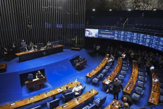 Senadores de partidos de esquerda traçam estratégias para fazer frente à bancada recorde do PL