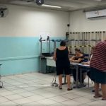 Sete cidades escolhem prefeitos em dia de eleição presidencial