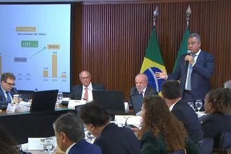 Sidônio manda Flávio estudar antes de prometer tesouraço