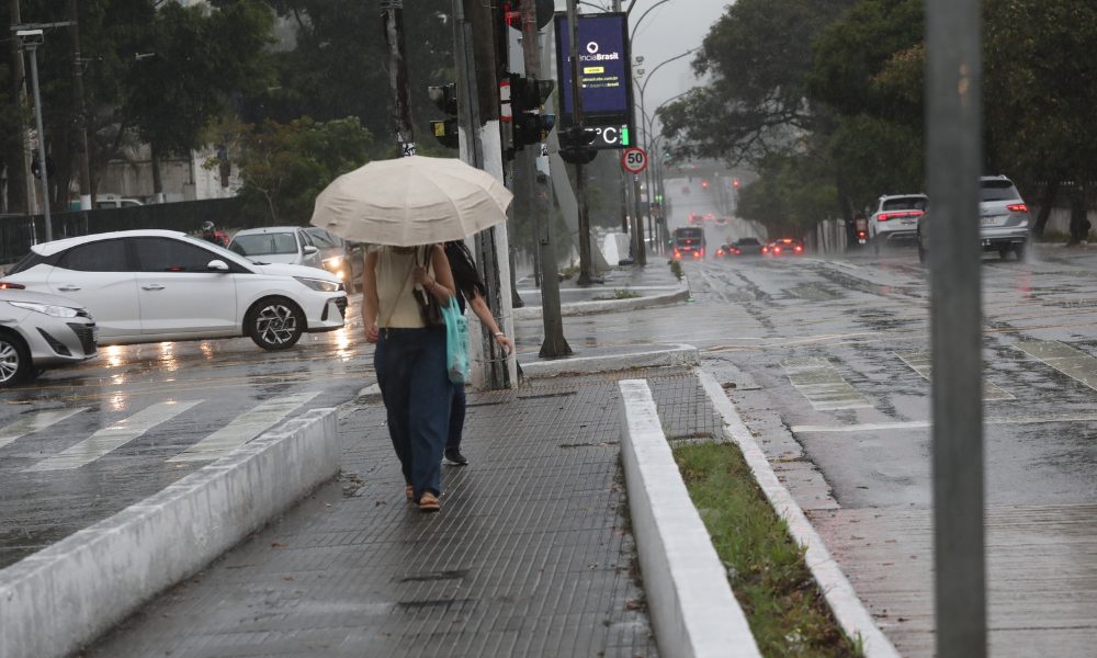 SP tem garoa ocasional e tempo frio no fim de semana; veja previsão