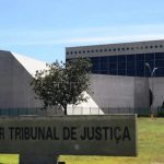 STJ abre investigação e exonera servidor suspeito de vazar minutas de decisões a advogado amigo de Flávio