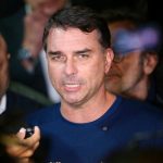 Suspeita de fuga de Flávio repercute na imprensa internacional em nova crise