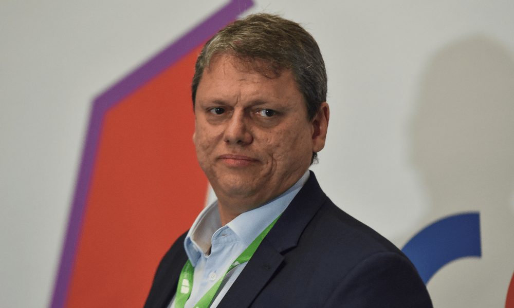 Tarcísio comenta carta de Flávio e diz que caminho é ‘respeitar o resultado das urnas’