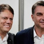 Tarcísio foi pego de surpresa com a fuga de Flávio