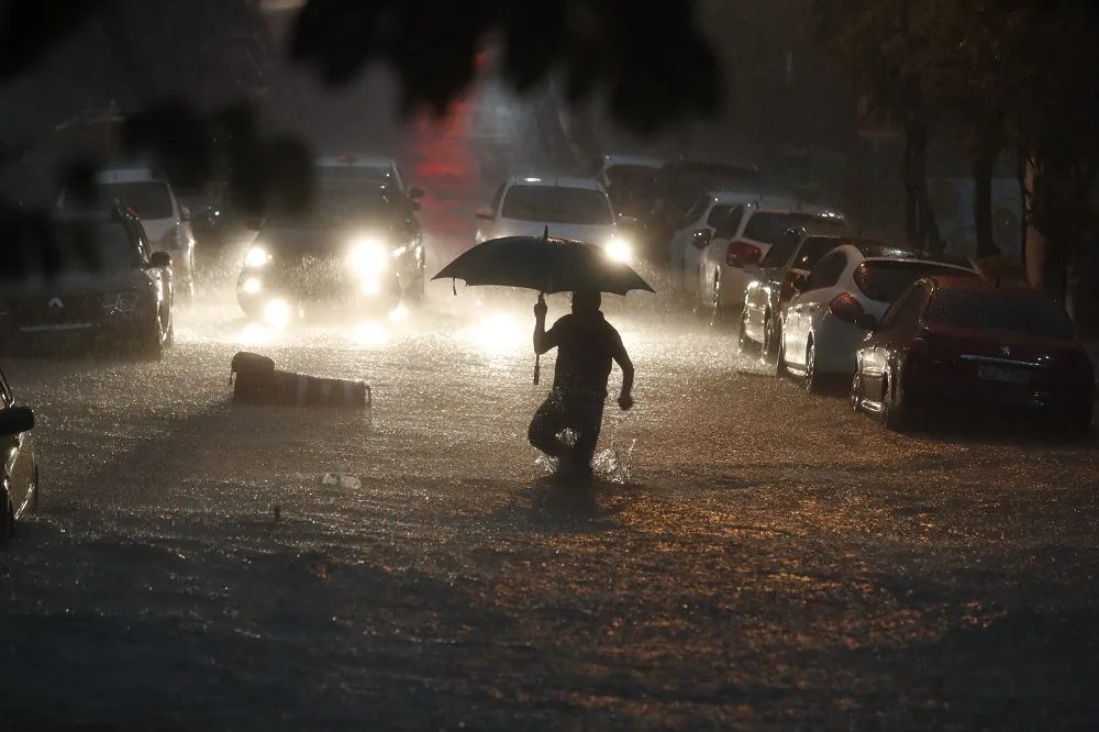 Temporais avançam pelo Brasil e chuva deve se intensificar no Sul e Sudeste