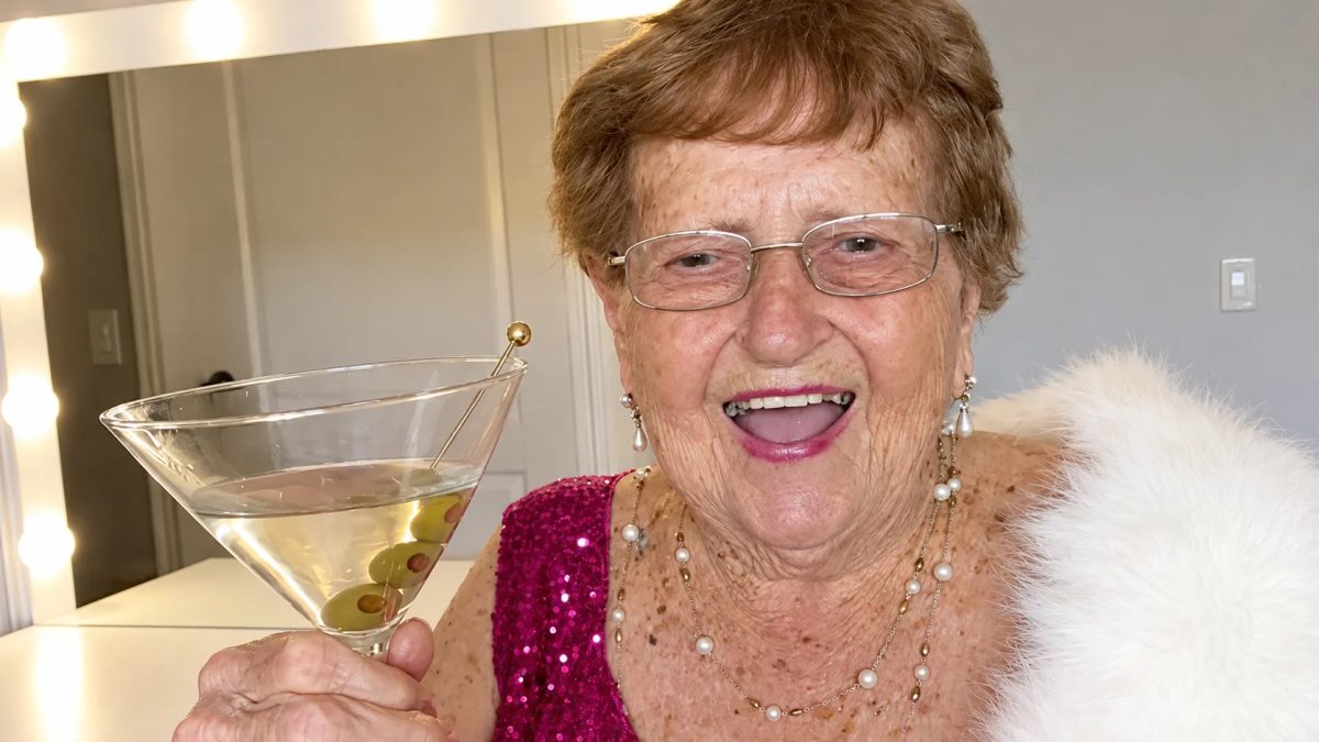 'Tenho 96 anos e o TikTok paga minhas contas': as 'vovós' que estão dominando as redes sociais
