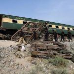 Trem descarrila no Paquistão e deixa ao menos quatro mortos e 30 feridos