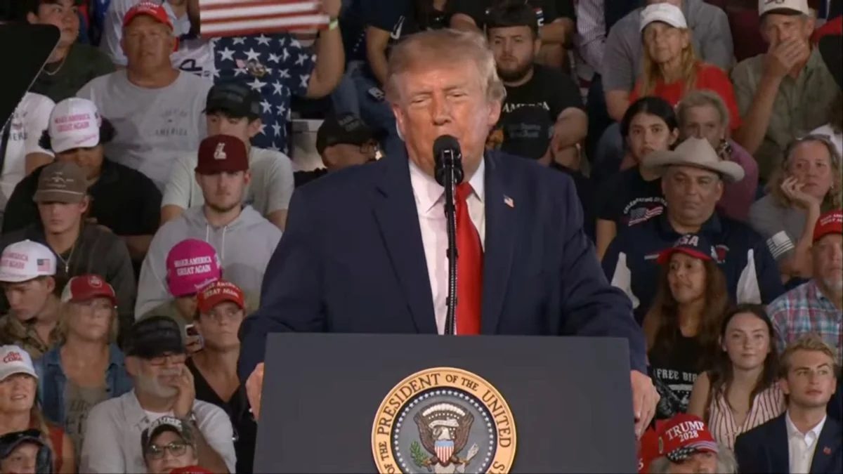 Trump volta a falar em fraude nas eleições brasileiras