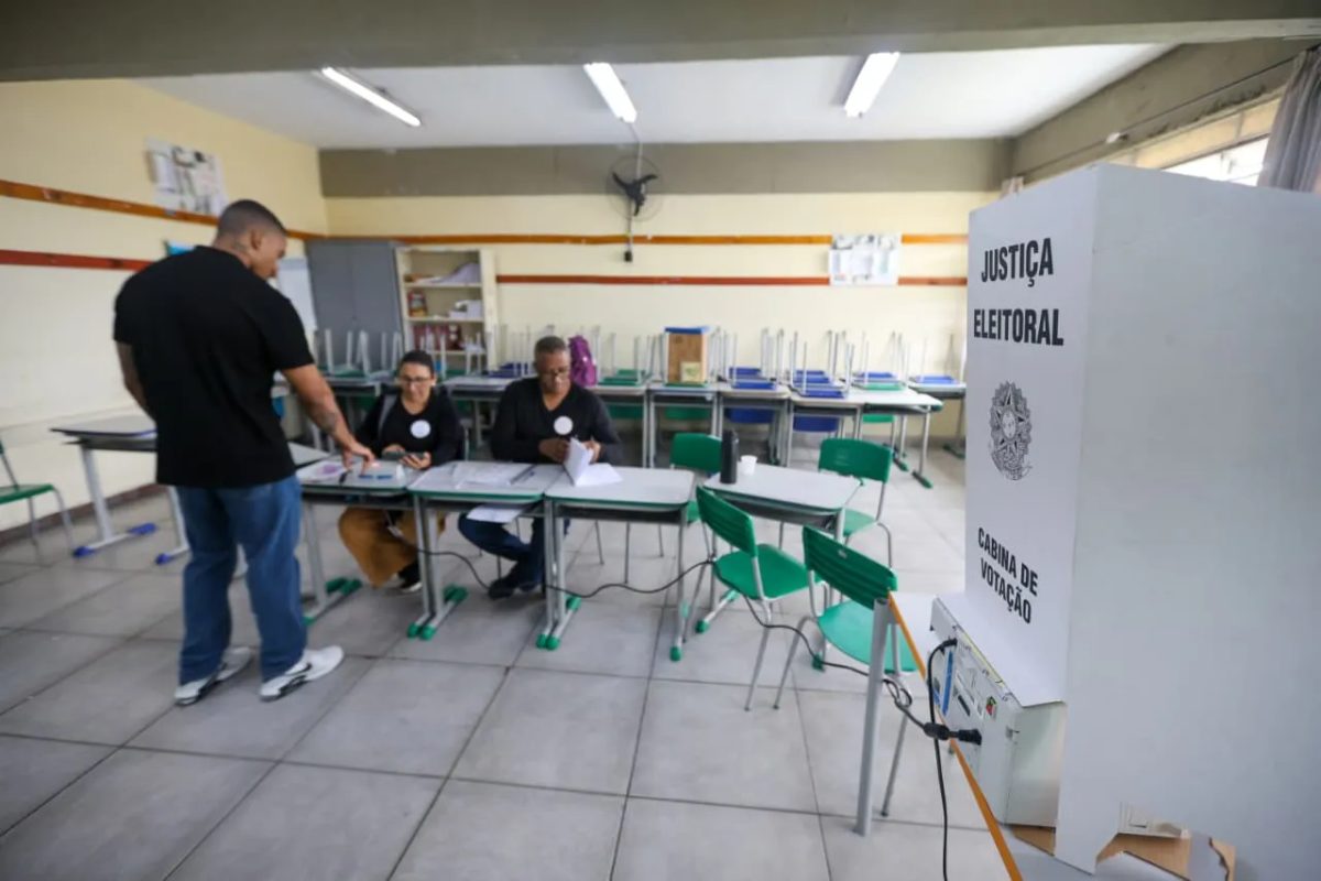 TSE alerta para informações falsas sobre eleitor que 'descobre que outra pessoa votou em seu lugar'