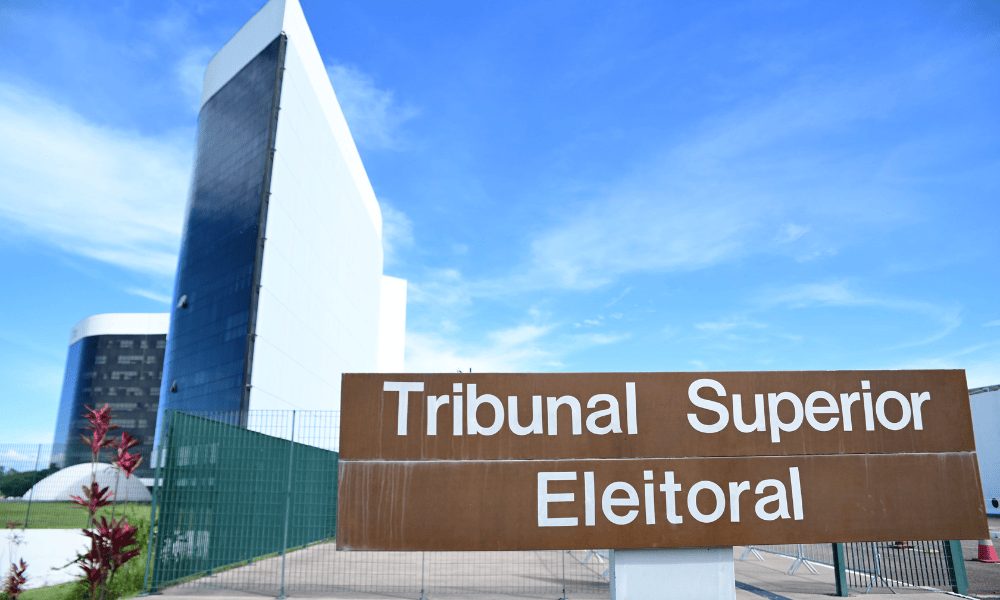 TSE dá 24 horas para Meta e X explicarem regras sobre IA e conteúdos políticos