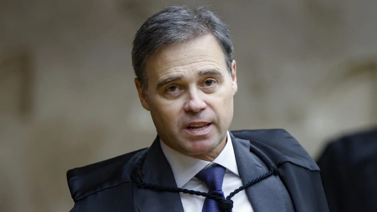 TSE discutiu proibir canais de WhatsApp antes do 2º turno