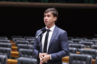 TSE manda tirar do ar vídeo divulgado por Nikolas e Flávio Bolsonaro em que crianças criticam Lula