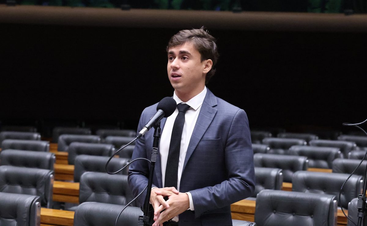 TSE manda tirar do ar vídeo divulgado por Nikolas e Flávio Bolsonaro em que crianças criticam Lula
