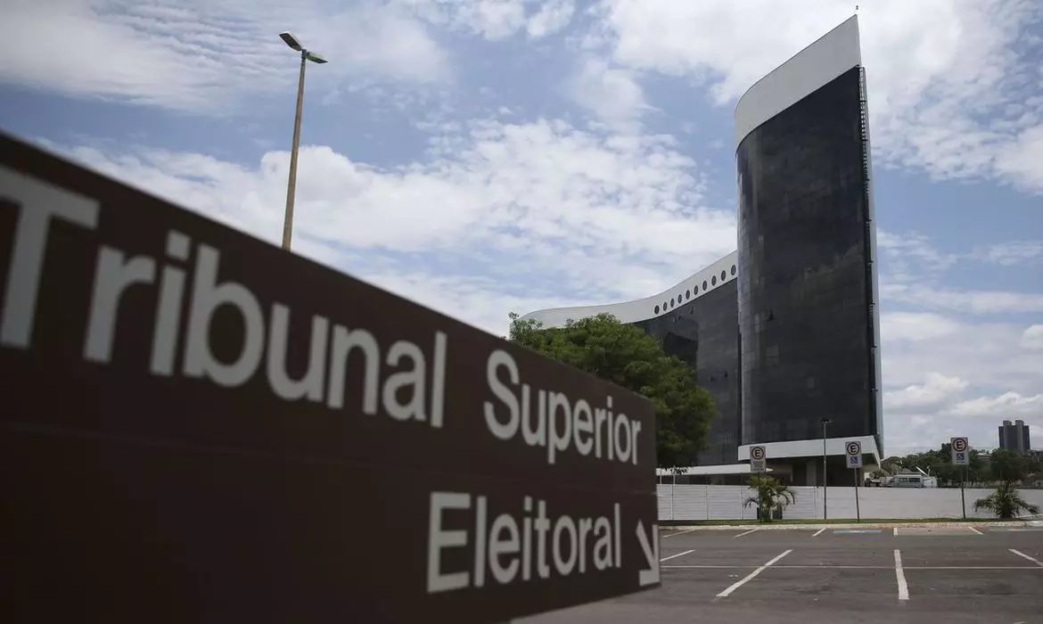 TSE nega que fiscais do PL tenham sido retirados de sala-cofre