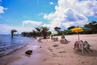 Turismo no Amazonas cai 15% em agosto; guias relatam impacto da fumaça nos passeios