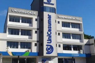 UniCesumar expulsa alunos após mensagens discriminatórias em grupo de WhatsApp