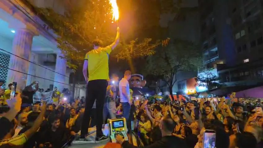 Universitários fazem ato pró-Flávio com críticas a Moraes em SP