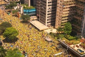 USP vê 71,9 mil pessoas em ato pró-Flávio na Paulista