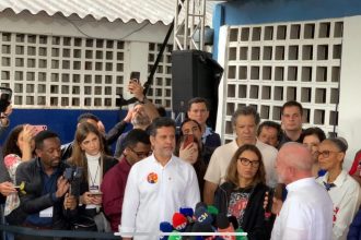 “Vai se catar, meu filho”, diz Janja a jornalista