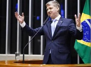 Van Hattem defende impeachment de Zanin: ‘Golpe nas eleições’