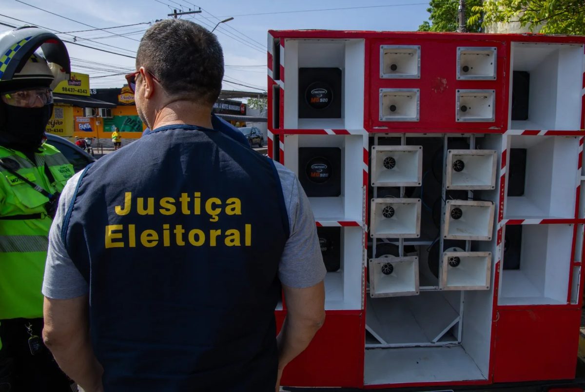 Veja até quando a lei eleitoral permite comícios, caminhadas e campanha na TV neste 2º turno