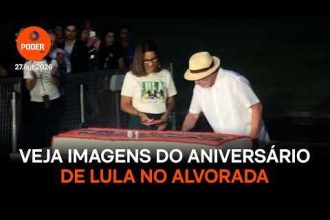 Veja fotos e vídeos do aniversário de Lula com apoiadores no Alvorada