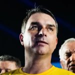 Veritá: Flávio lidera fora da margem de erro