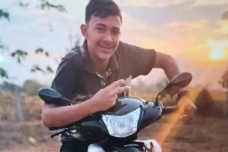 VÍDEO: Motociclista morre e irmã fica em estado grave após colisão com picape no Acre