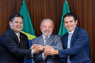 Vitória de Lula dá sobrevida a Motta e Alcolumbre no Congresso
